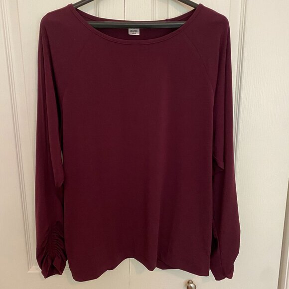 Loose fitting, active wear, long sleeved top - Picture 1 of 15